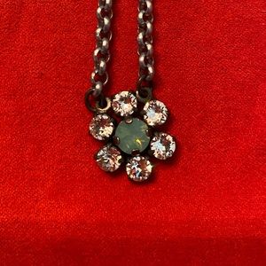 Sabika Summer heat Daisy Daughter Necklace